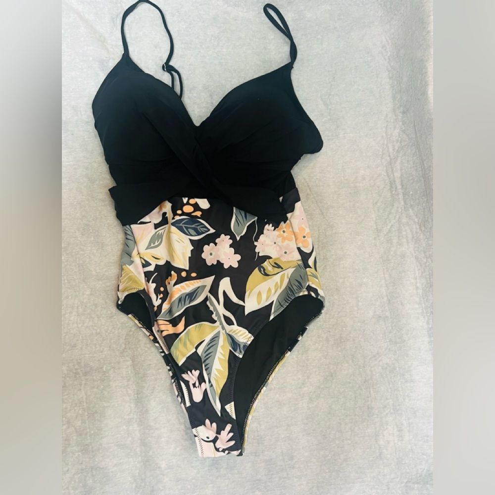 No Brand Swim Suit Black Flowered One Piece No Brand Swim Suit Black Flowered One Piece